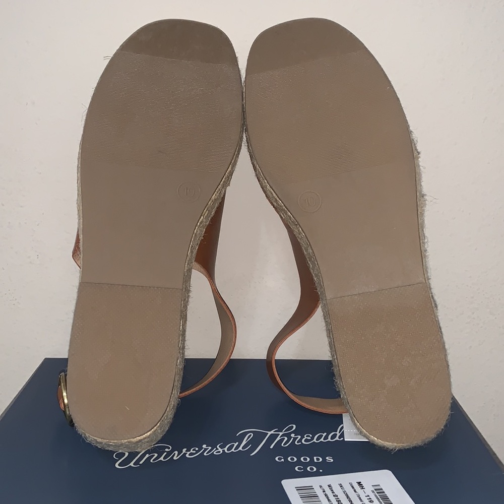 Universal Thread Goods (Target Brand) tan wedges. Style Ava. Size 10 - Picture 3 of 5
